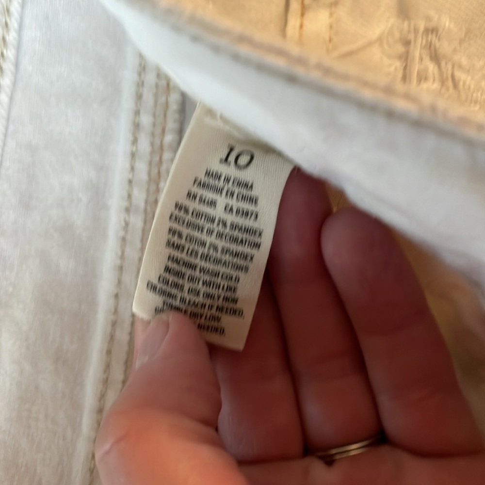 American Eagle Outfitters White Distressed Denim Shorts - Picture 3 of 5
